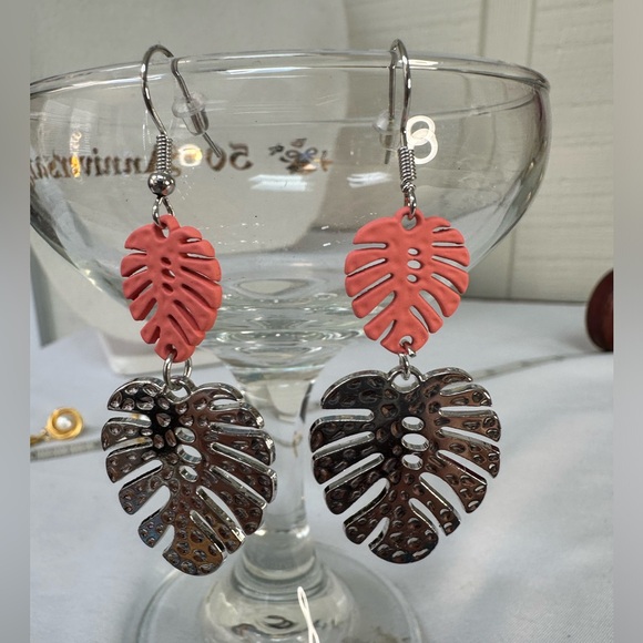 Silvertone and peach monstera leaf dangle earrings - Picture 1 of 5